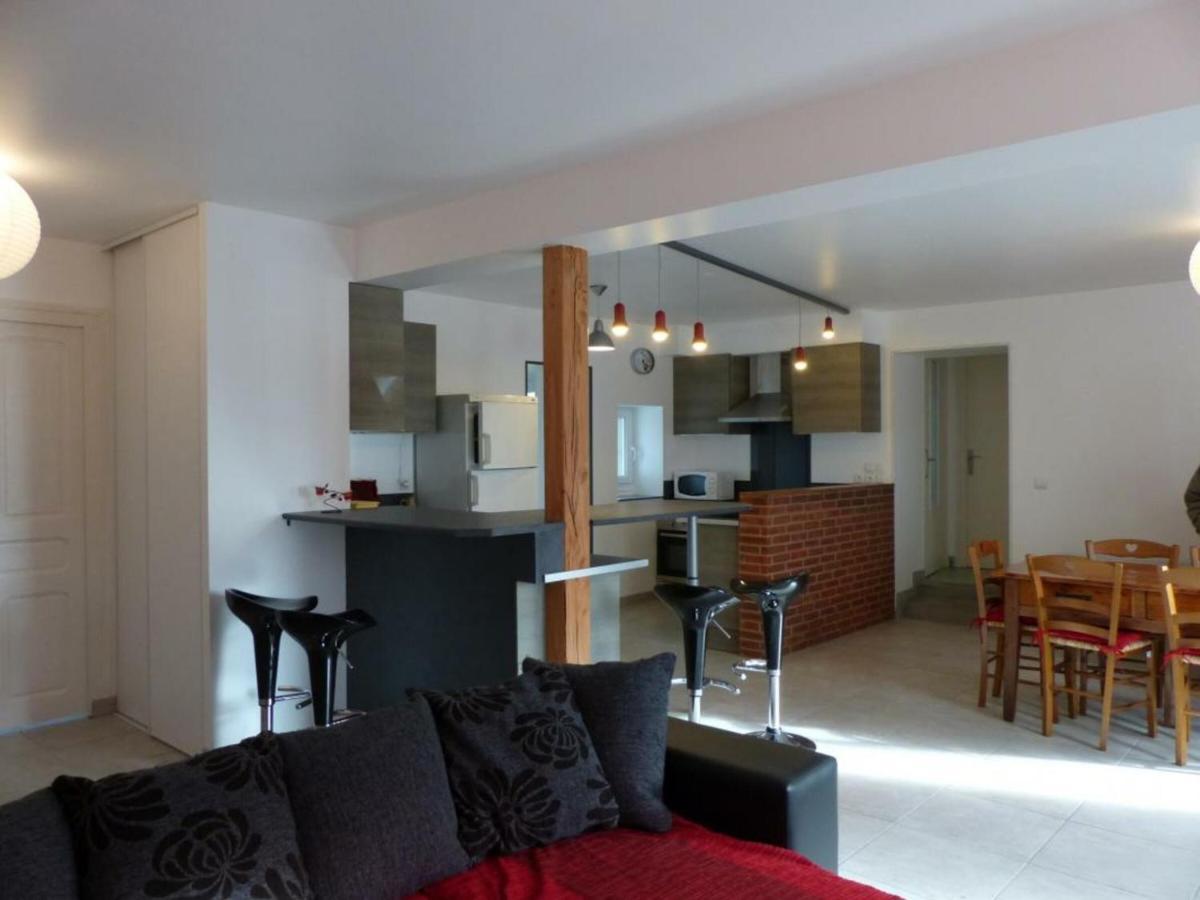 Maison Renovee Avec Cour Privee, Proche De Gannat, 3 Chambres, Animaux Acceptes, Equipements Modernes. - Fr-1-489-37 Poezat Ngoại thất bức ảnh