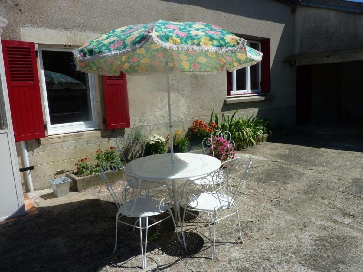Maison Renovee Avec Cour Privee, Proche De Gannat, 3 Chambres, Animaux Acceptes, Equipements Modernes. - Fr-1-489-37 Poezat Ngoại thất bức ảnh