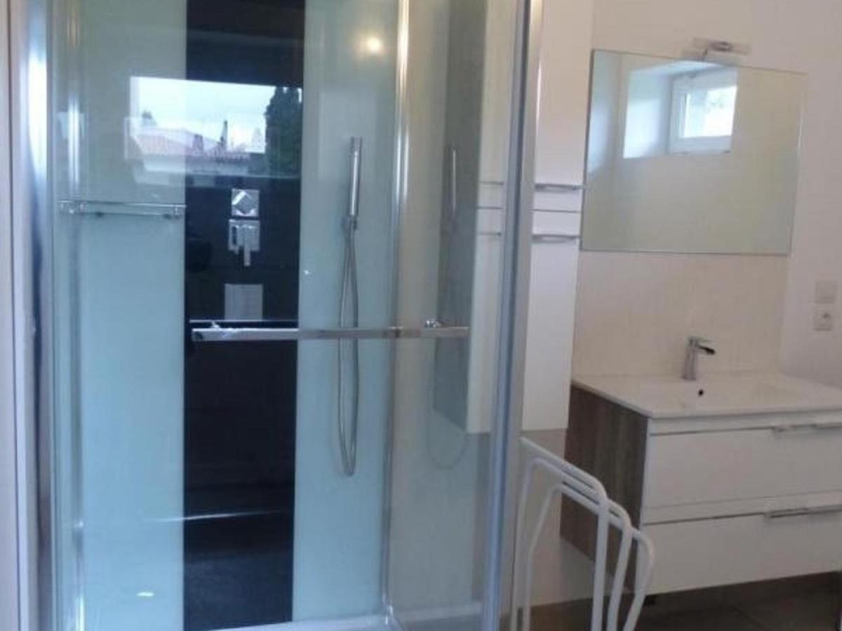 Maison Renovee Avec Cour Privee, Proche De Gannat, 3 Chambres, Animaux Acceptes, Equipements Modernes. - Fr-1-489-37 Poezat Ngoại thất bức ảnh